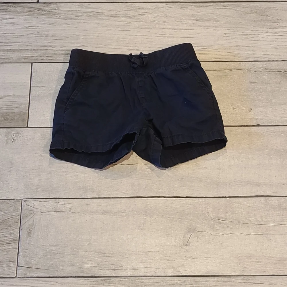 🍋‍🟩Children's Place girls black shorts 🌷